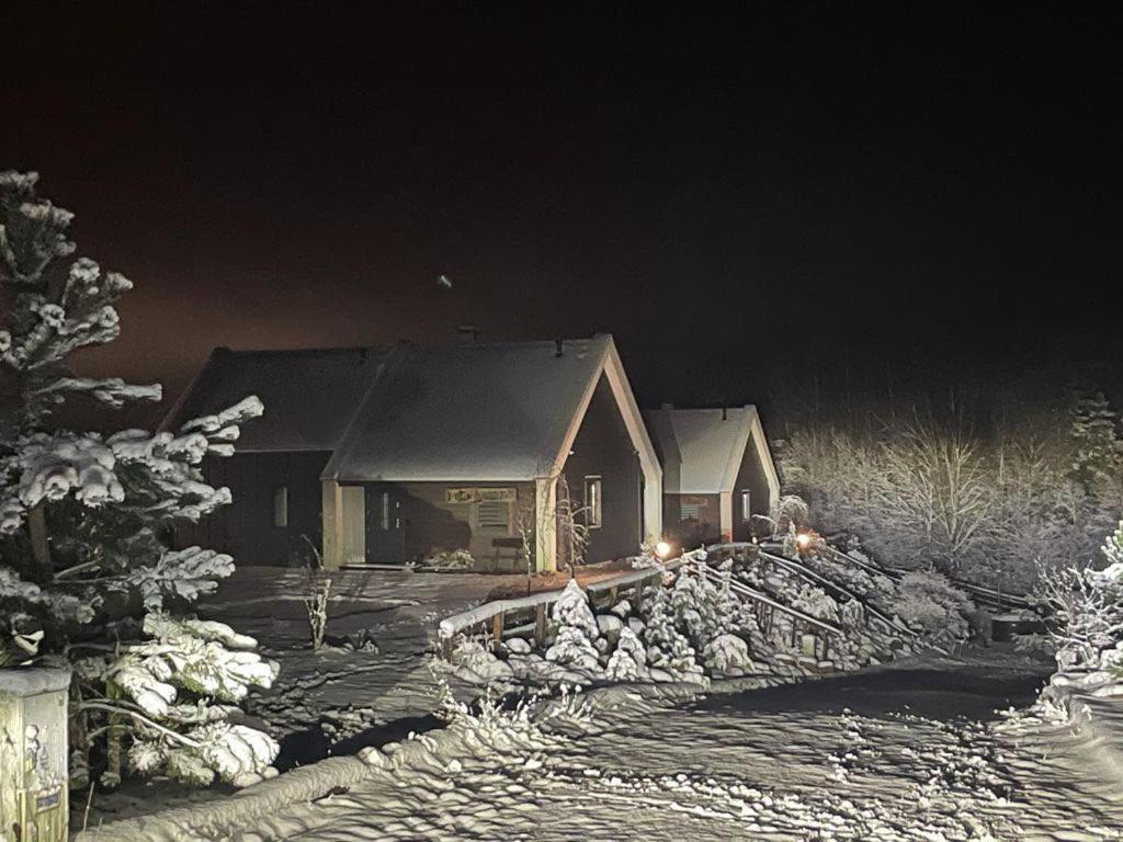 Osada Skoczkowo Komfortowe Domki Z Jacuzzi Nad Jeziorem- Sauna- Balia- Prywatny Staw Wedkarski Podiazy Buitenkant foto