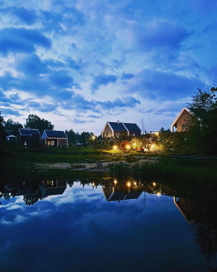 Osada Skoczkowo Komfortowe Domki Z Jacuzzi Nad Jeziorem- Sauna- Balia- Prywatny Staw Wedkarski Podiazy Buitenkant foto