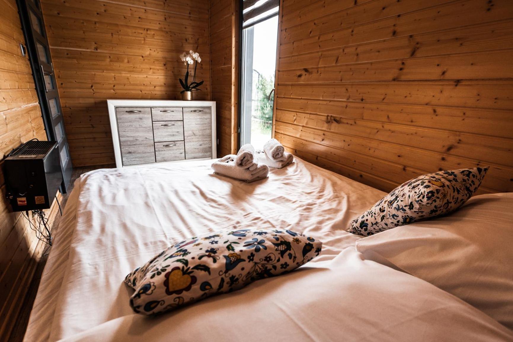 Osada Skoczkowo Komfortowe Domki Z Jacuzzi Nad Jeziorem- Sauna- Balia- Prywatny Staw Wedkarski Podiazy Buitenkant foto